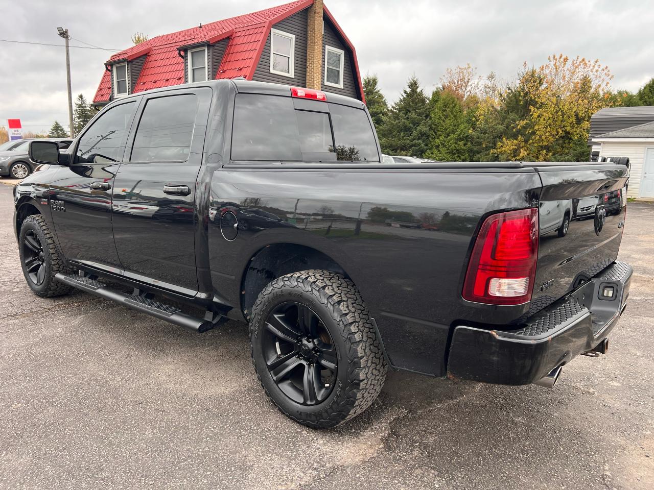 2016 RAM 1500 SPORT Photo44