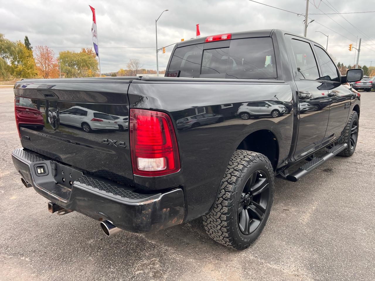 2016 RAM 1500 SPORT Photo3