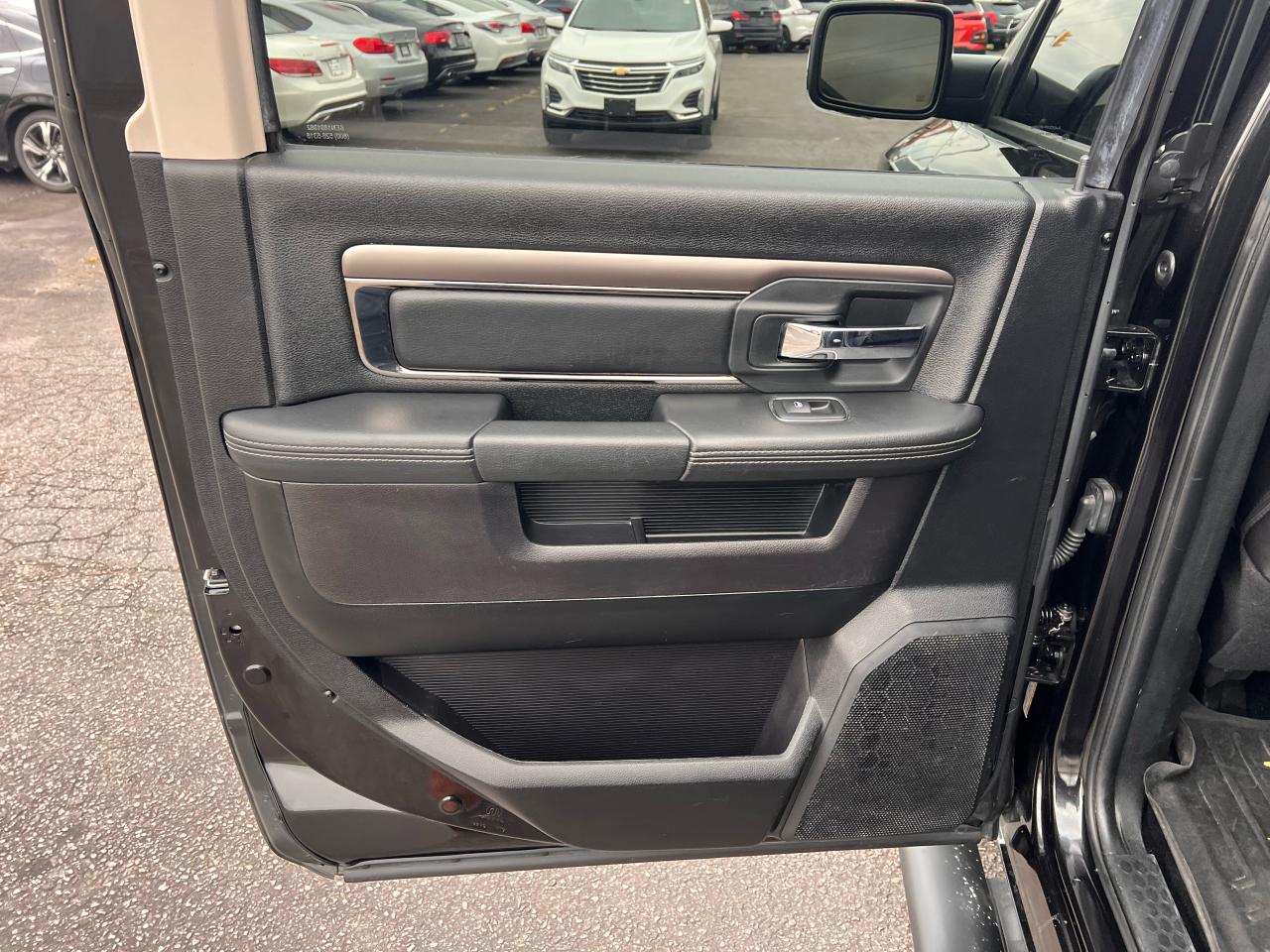 2016 RAM 1500 SPORT Photo57