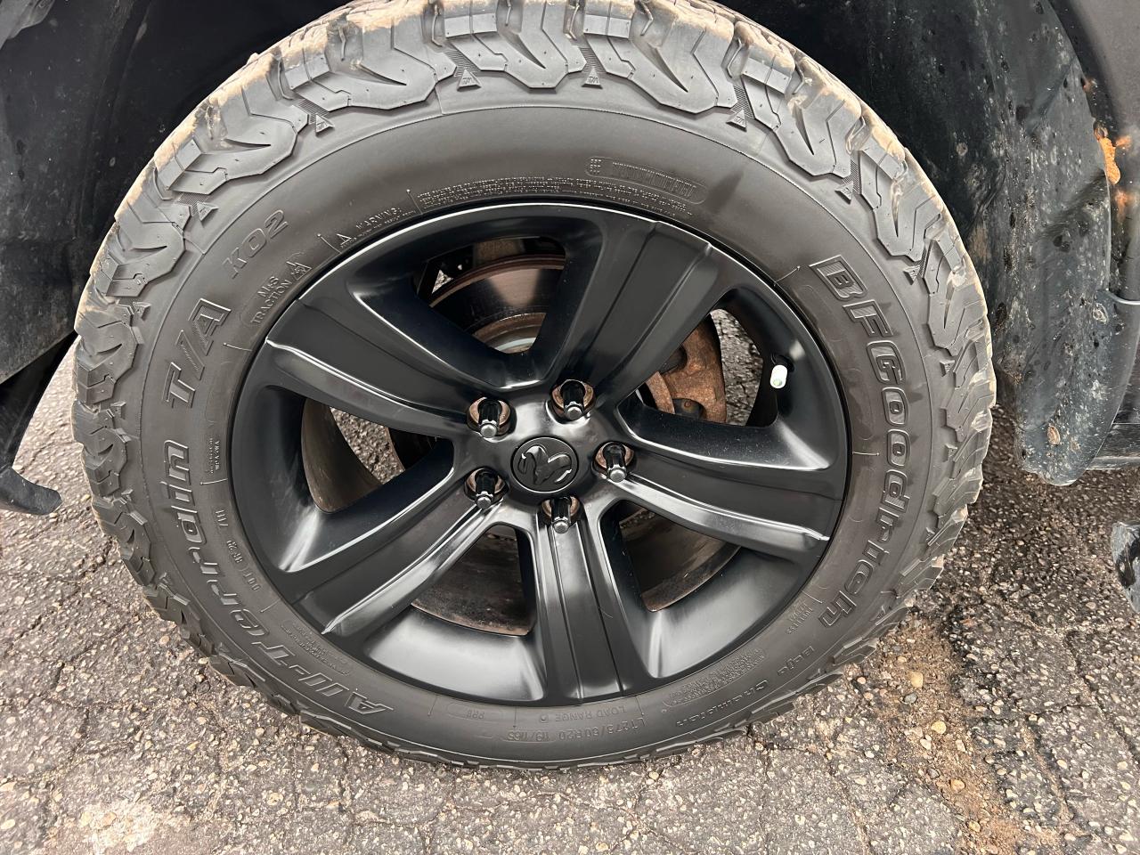 2016 RAM 1500 SPORT Photo10