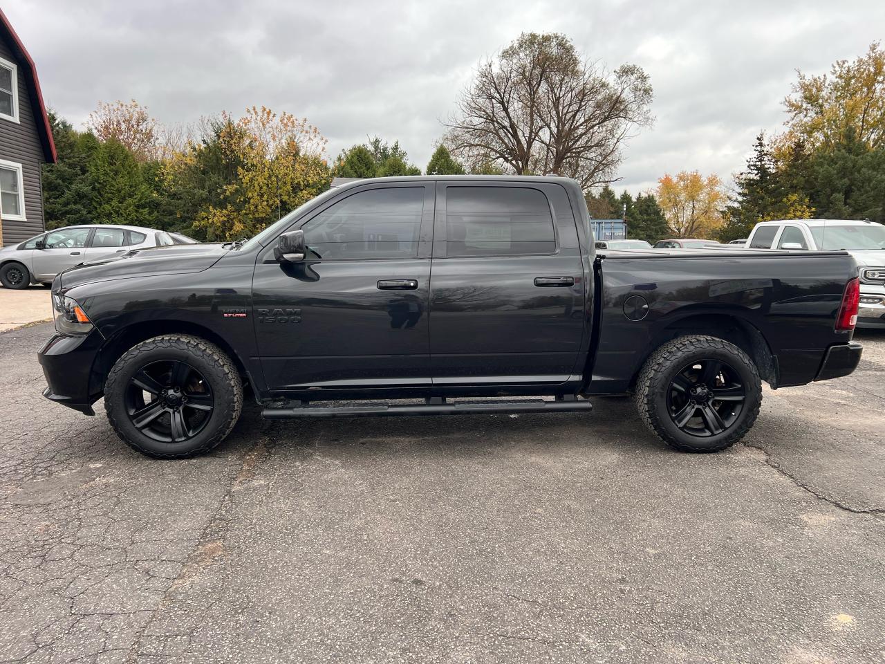 2016 RAM 1500 SPORT Photo6