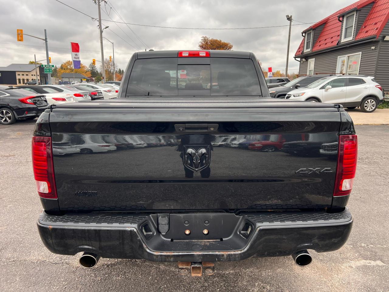 2016 RAM 1500 SPORT Photo4