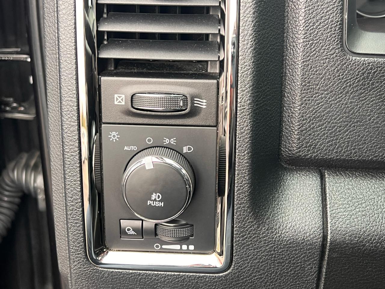 2016 RAM 1500 SPORT Photo67