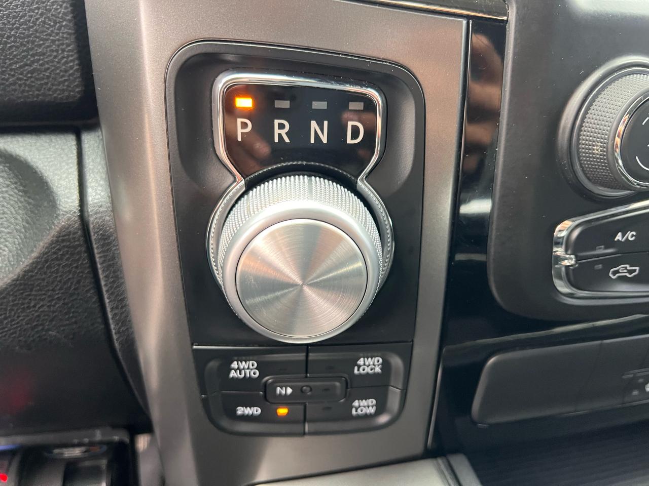 2016 RAM 1500 SPORT Photo29