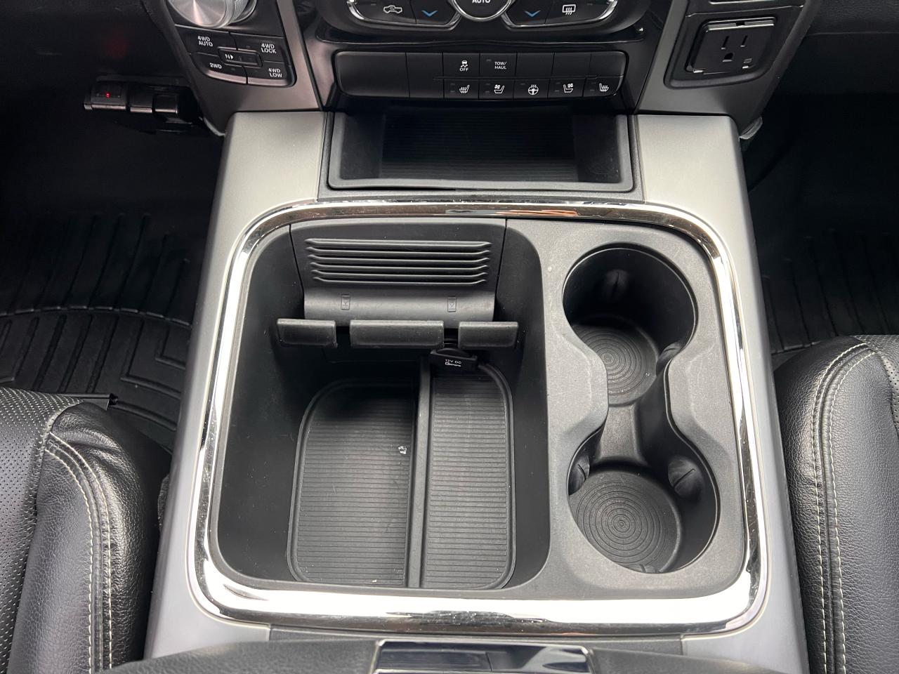 2016 RAM 1500 SPORT Photo64