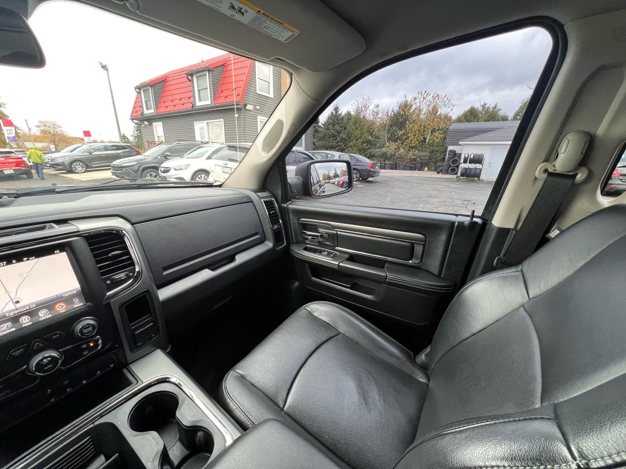 2016 RAM 1500 SPORT Photo38