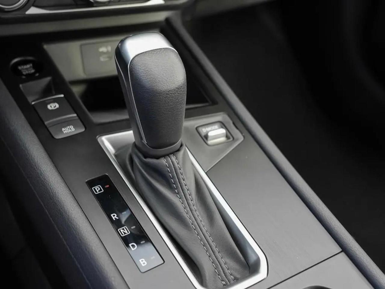 2026 Nissan Kicks S Photo2