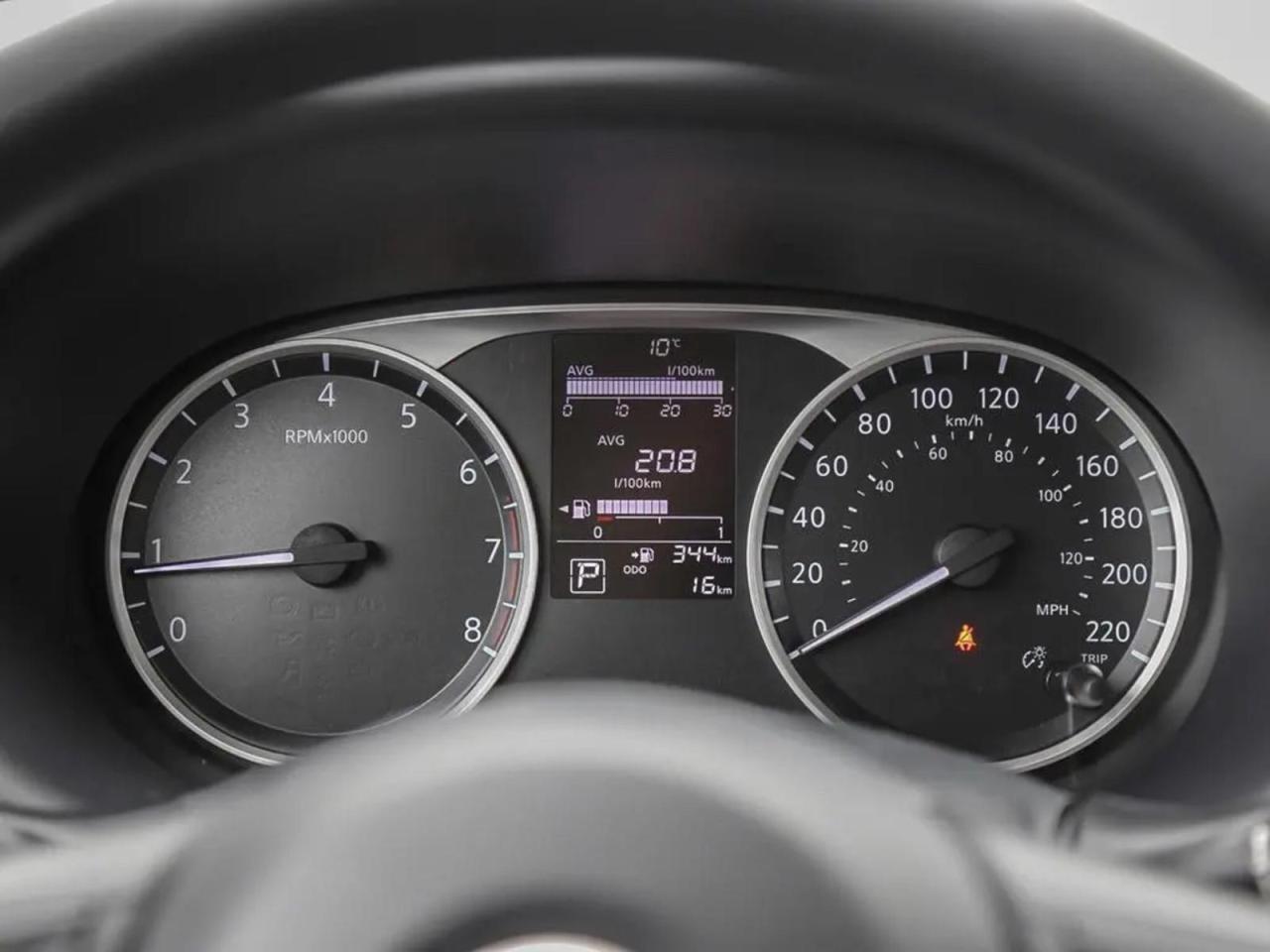 2025 Nissan Kicks Play S Photo