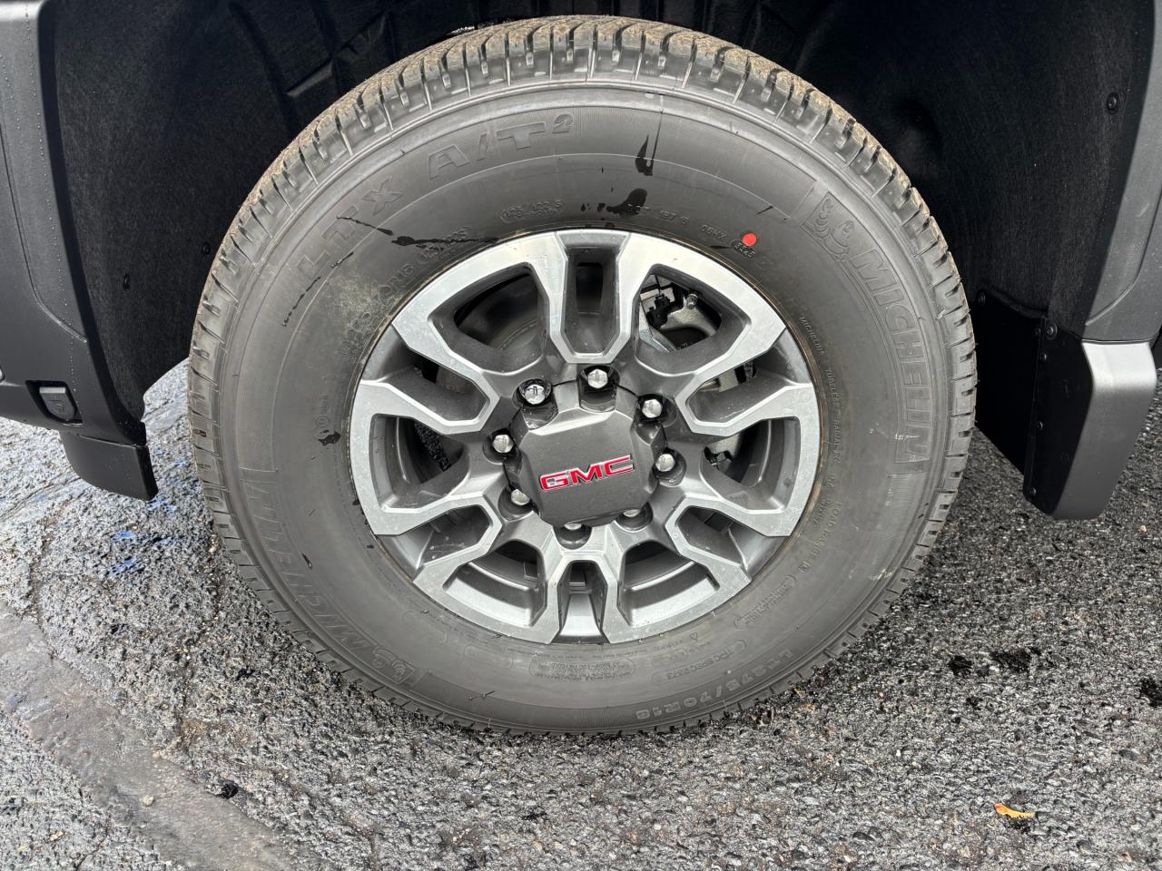 2026 GMC Sierra 2500 HD 2026 GMC Sierra 2500HD SLE Crew Cab 4WD Photo