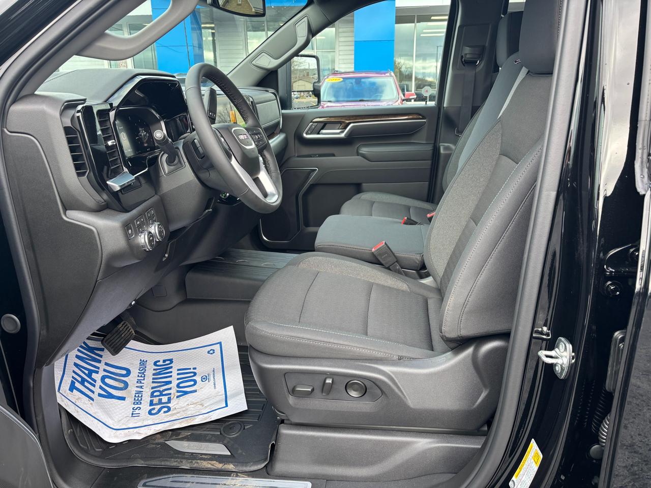 2026 GMC Sierra 2500 HD 2026 GMC Sierra 2500HD SLE Crew Cab 4WD Photo