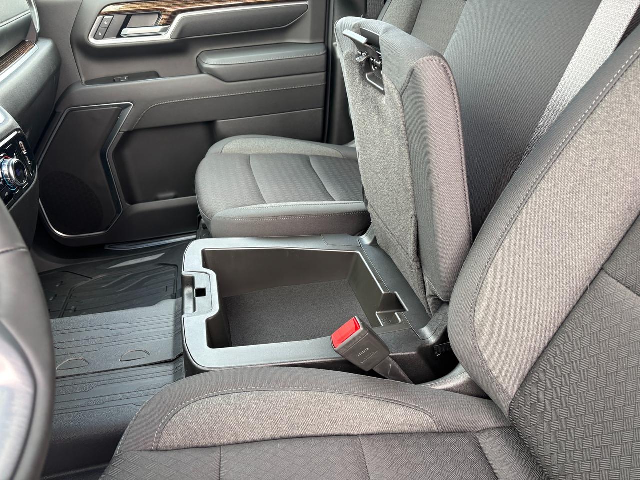 2026 GMC Sierra 2500 HD 2026 GMC Sierra 2500HD SLE Crew Cab 4WD Photo