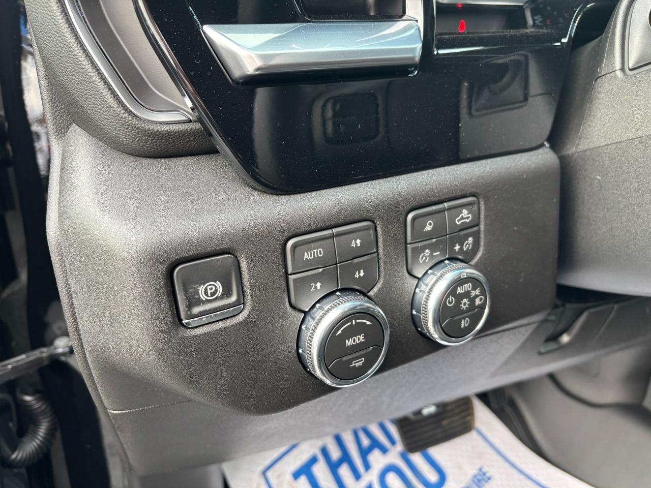 2026 GMC Sierra 2500 HD 2026 GMC Sierra 2500HD SLE Crew Cab 4WD Photo