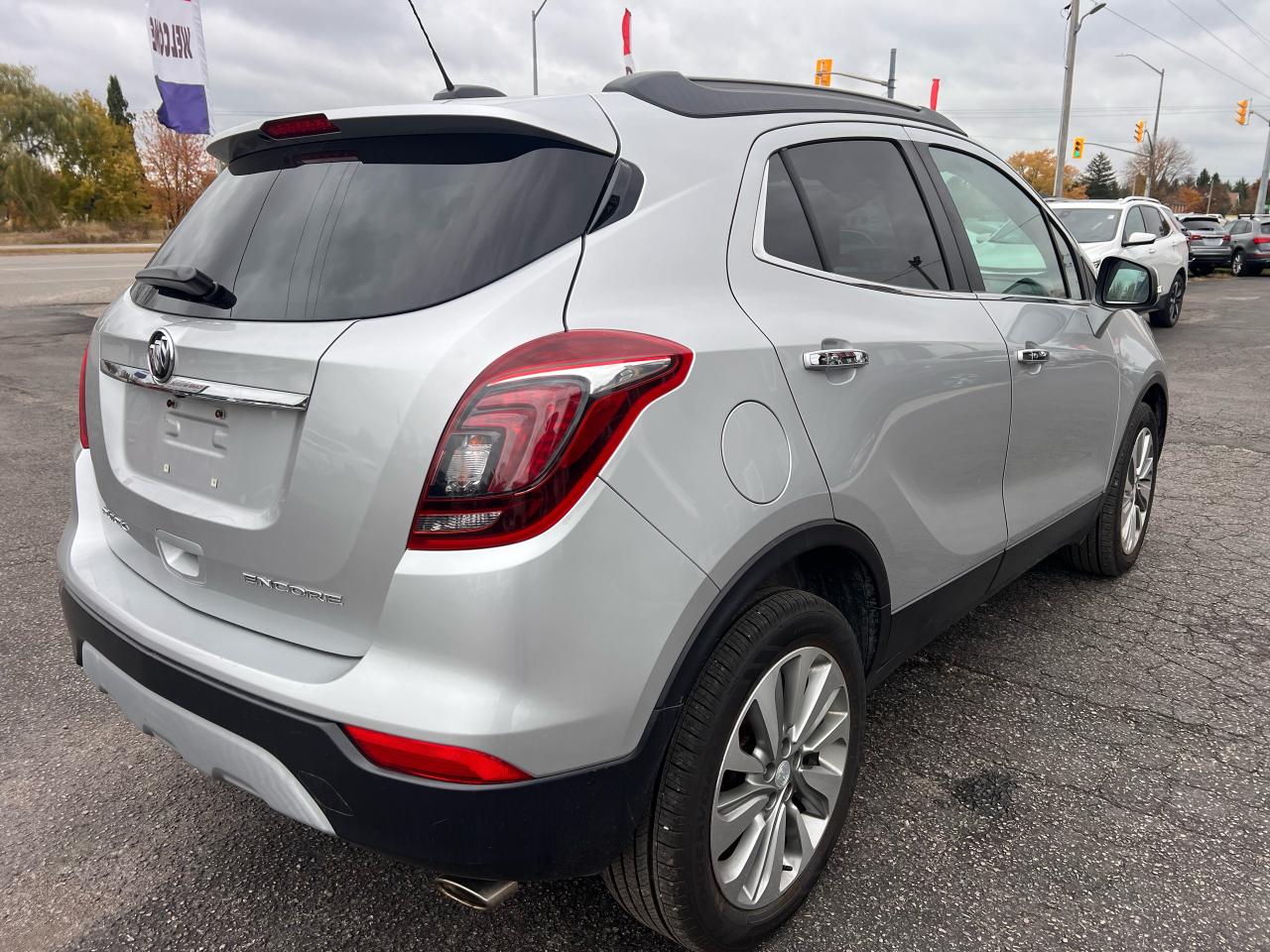 2017 Buick Encore Preferred Photo2