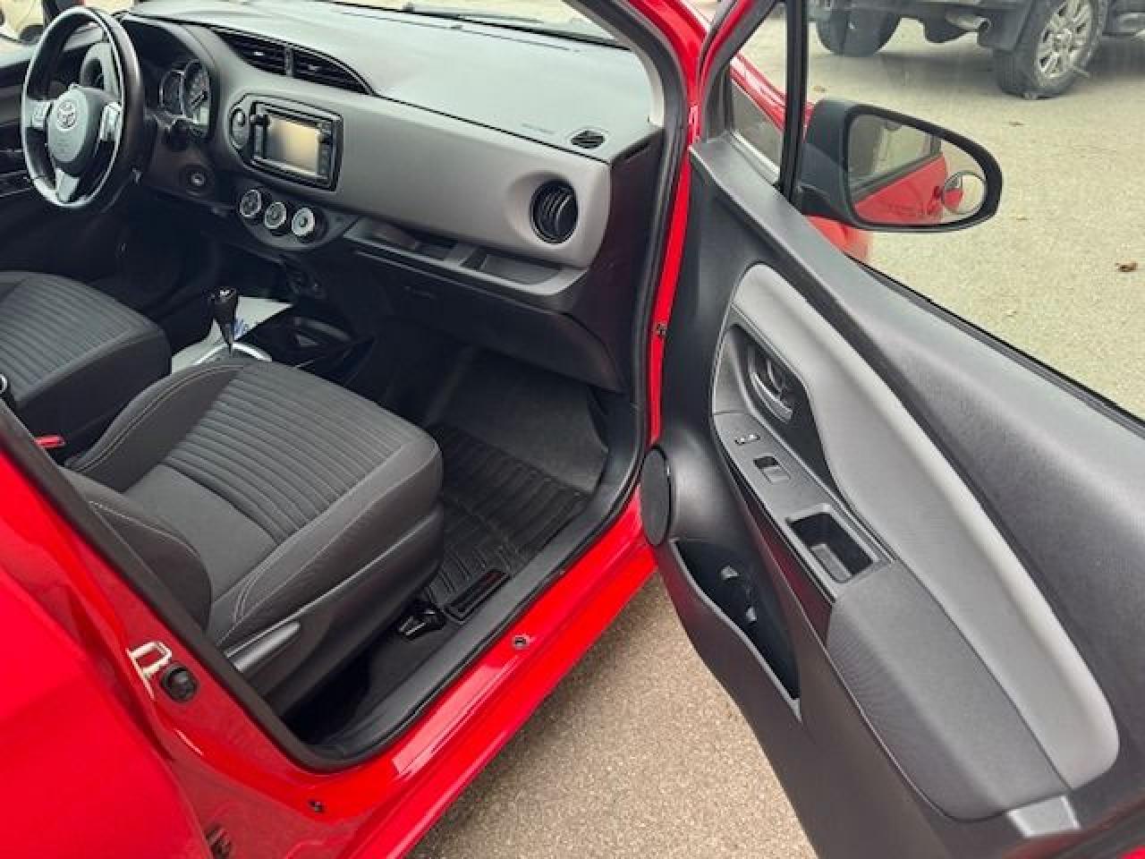 2015 Toyota Yaris 5dr HB Auto SE ONLY 56000KM ACCIDENT FREE - Photo #12