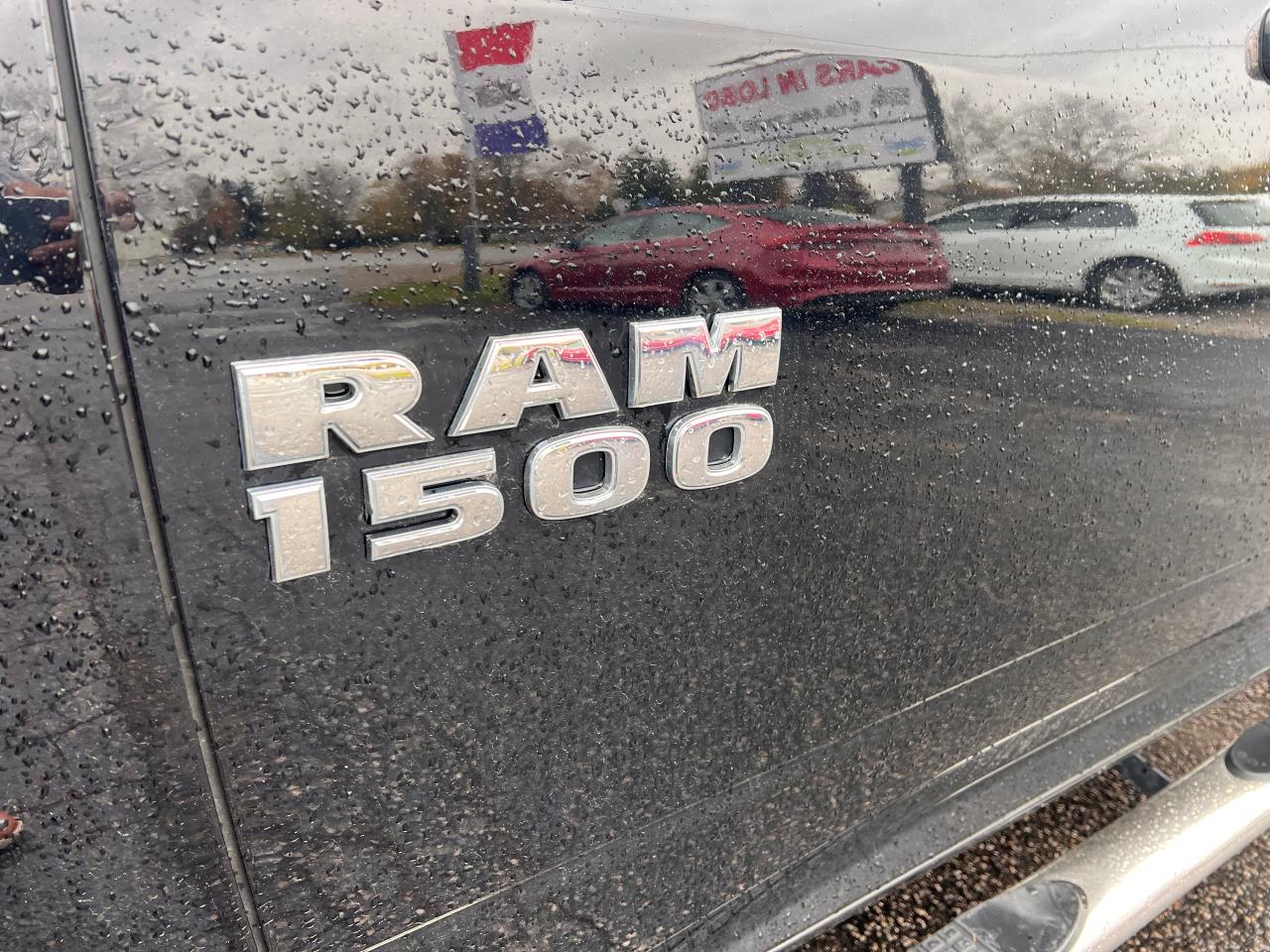 2015 RAM 1500 SLT Photo11
