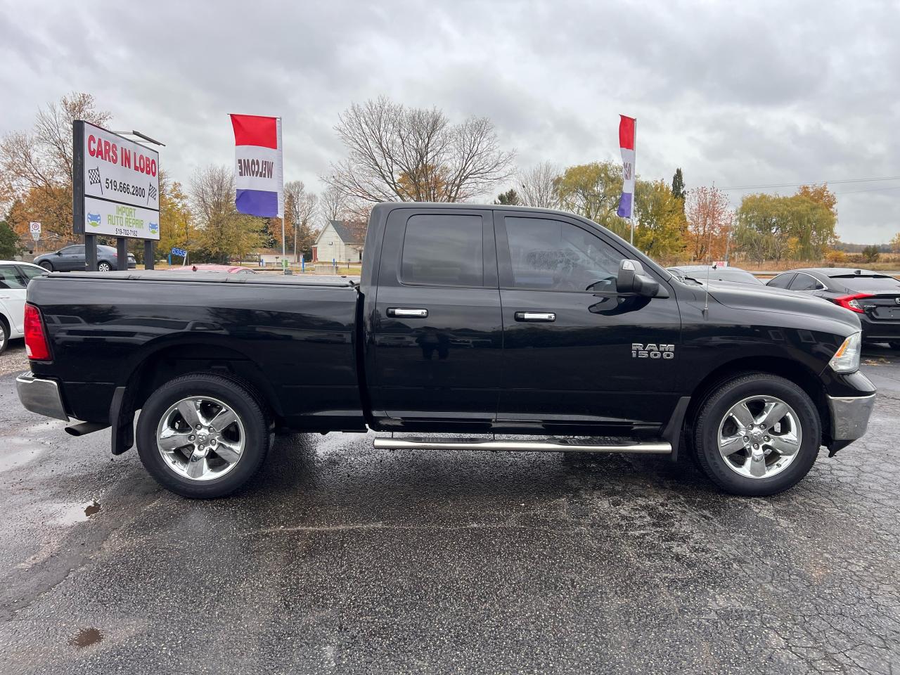 2015 RAM 1500 SLT Photo2