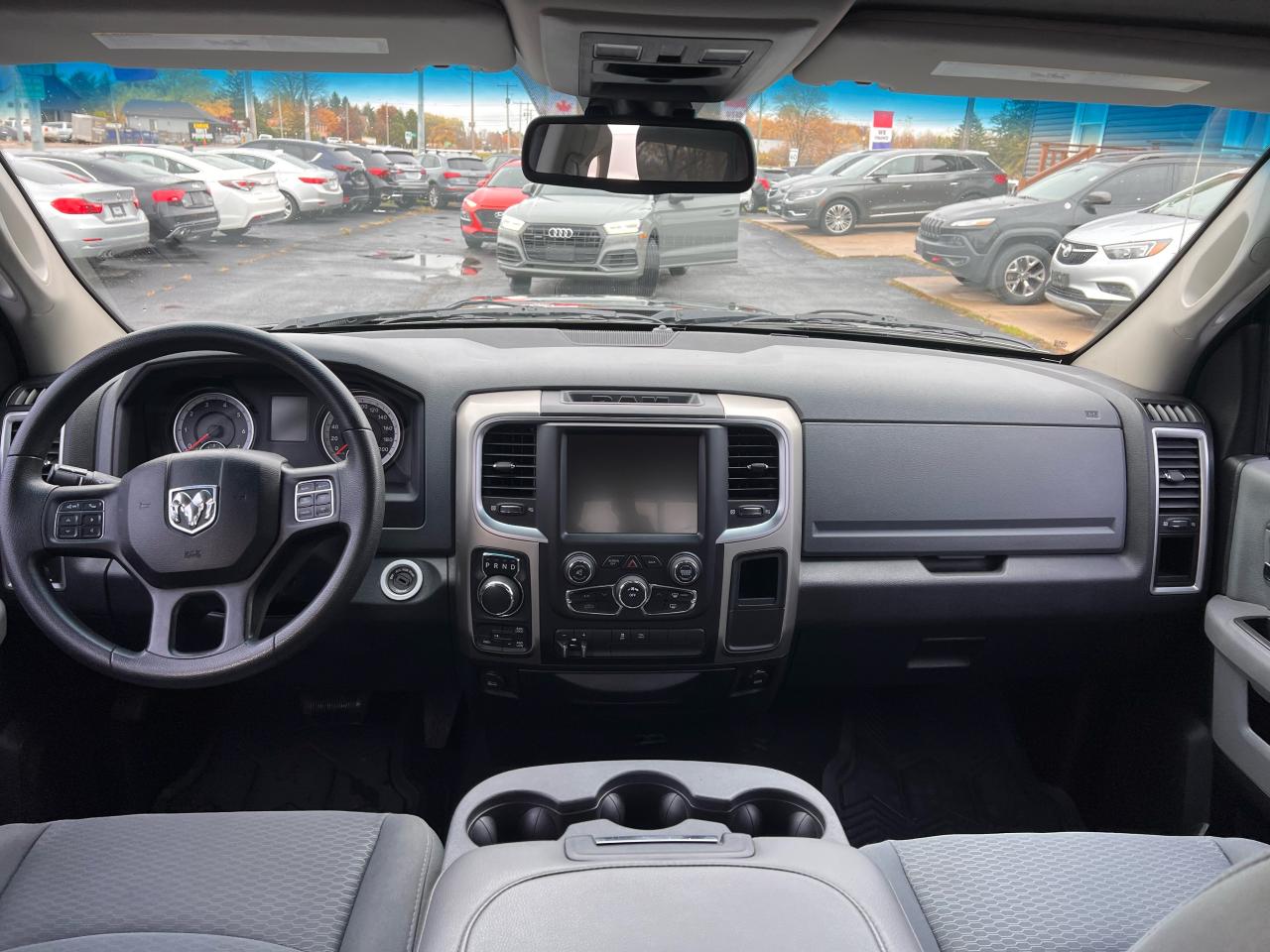 2015 RAM 1500 SLT 4X4 V6 3.6L ONLY 125KM Photo