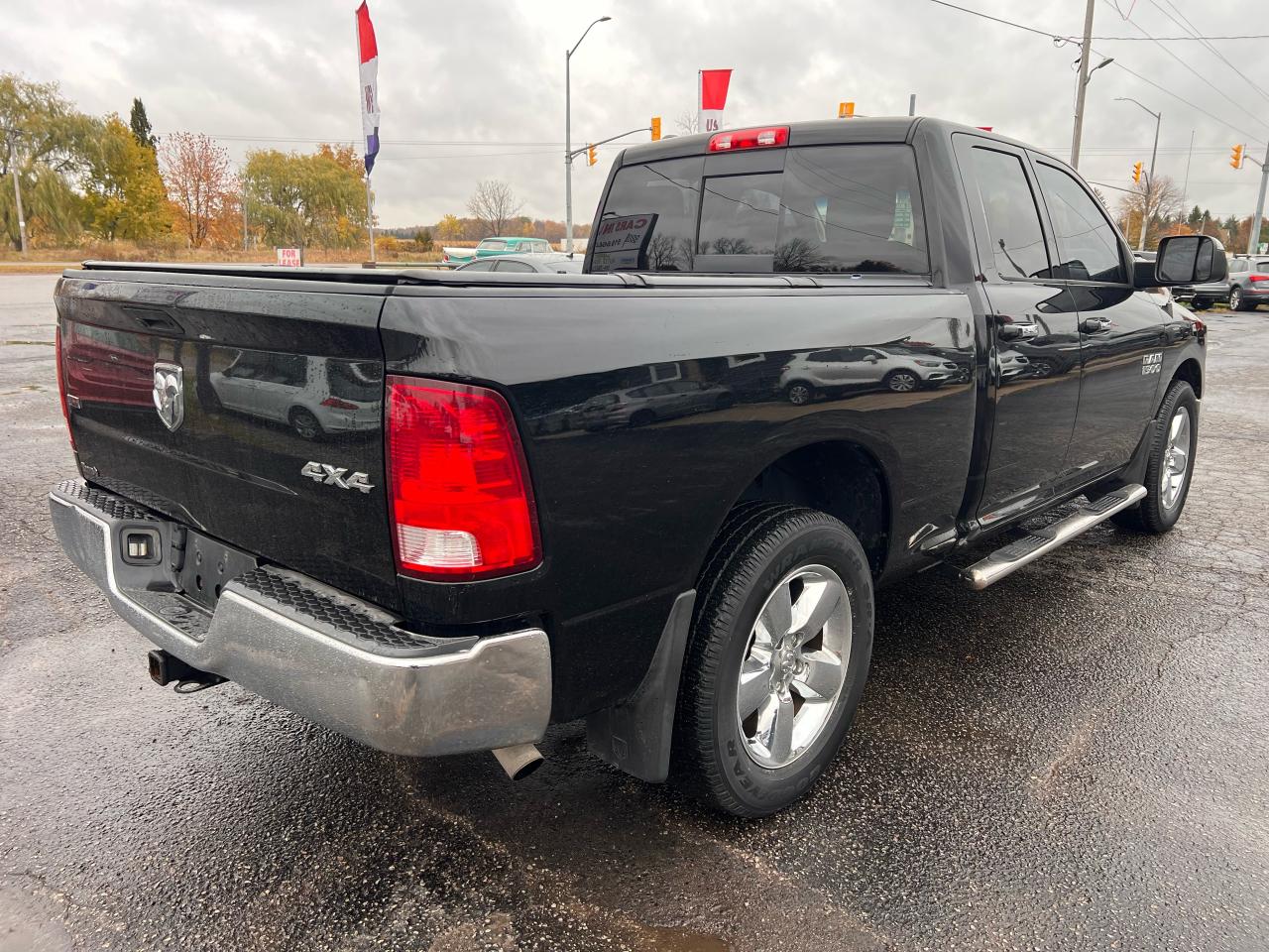 2015 RAM 1500 SLT 4X4 V6 3.6L ONLY 125KM Photo2
