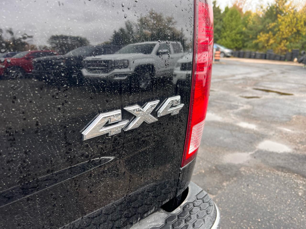 2015 RAM 1500 SLT Photo14