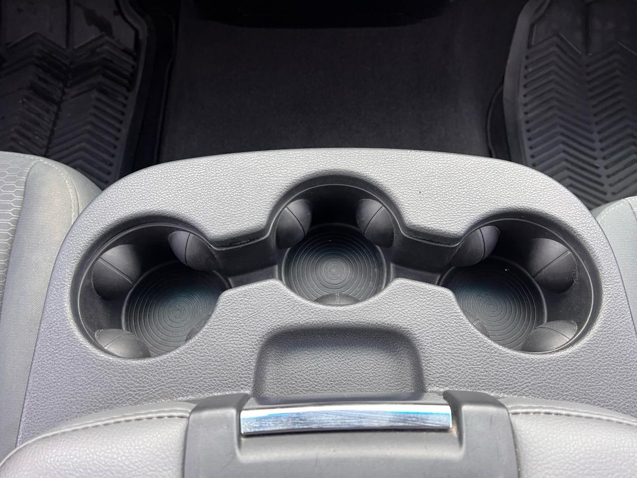 2015 RAM 1500 SLT 4X4 V6 3.6L ONLY 125KM Photo