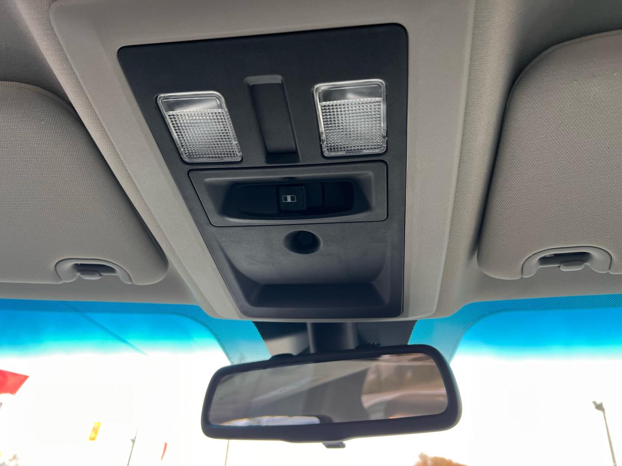 2015 RAM 1500 SLT 4X4 V6 3.6L ONLY 125KM Photo