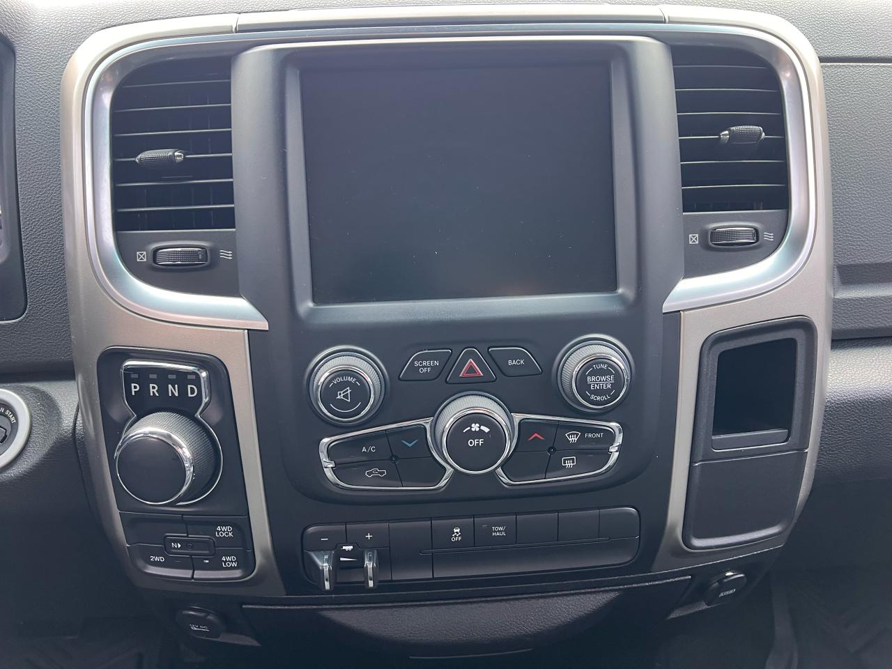 2015 RAM 1500 SLT 4X4 V6 3.6L ONLY 125KM Photo