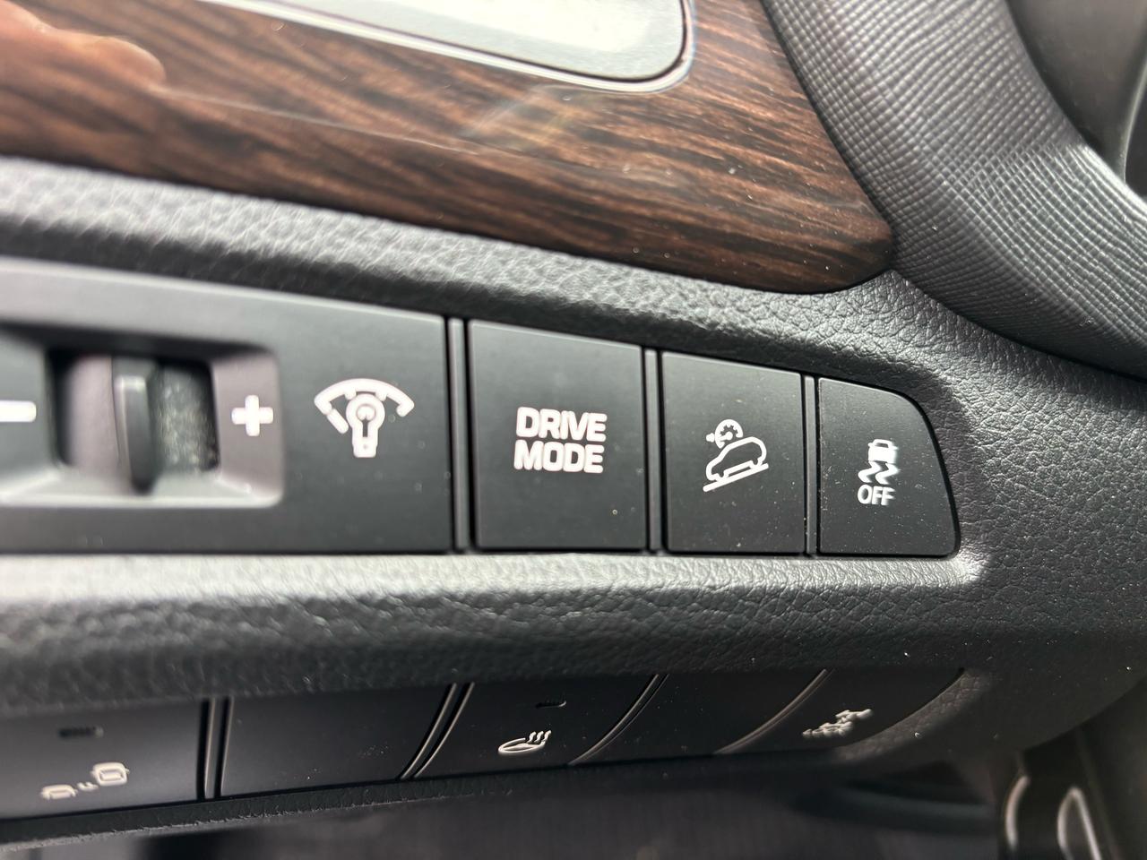 2017 Hyundai Santa Fe Sport Premium, All Wheel Drive, Back-Up-Camera, Keyless Photo