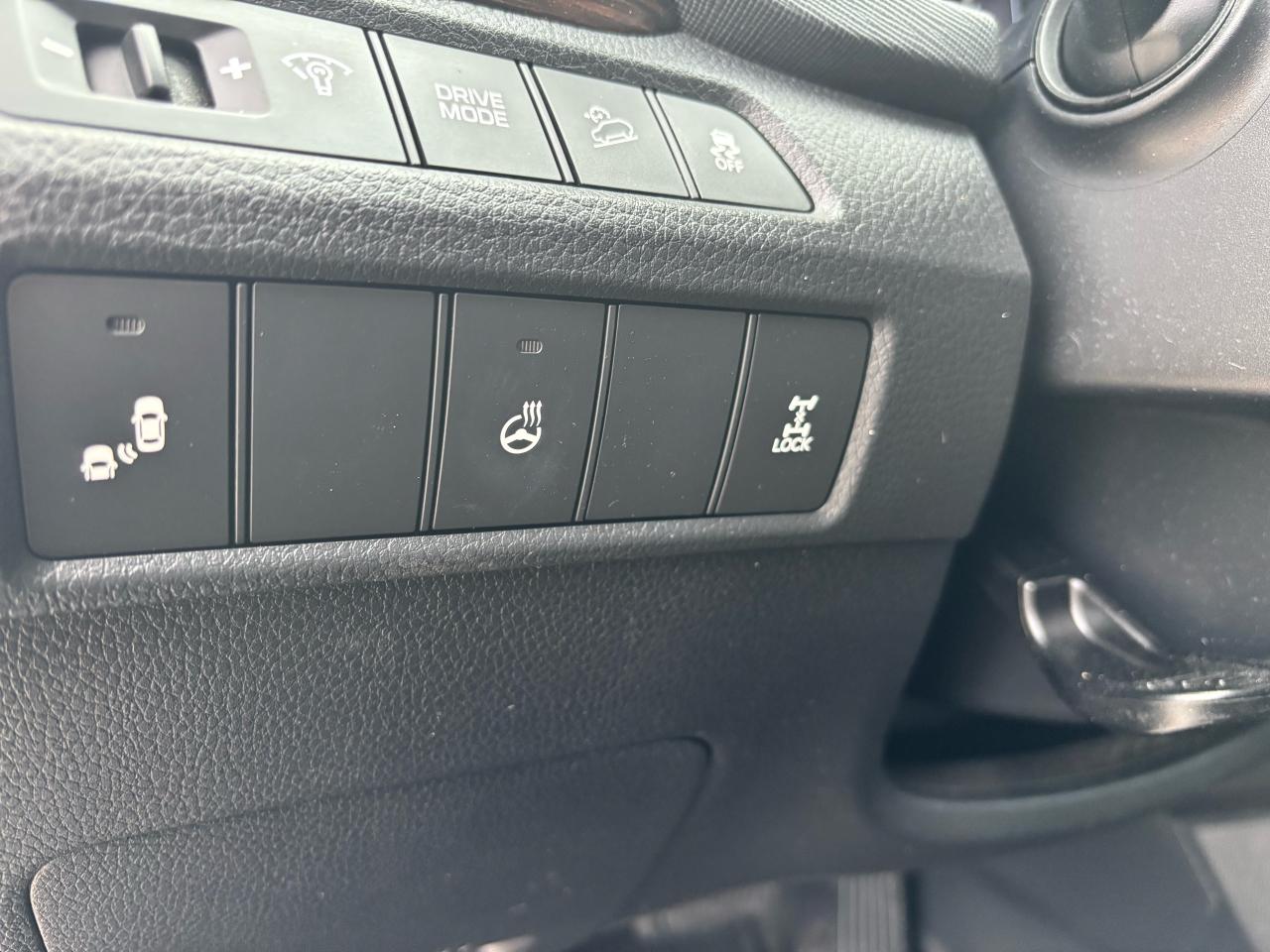 2017 Hyundai Santa Fe Sport Premium, All Wheel Drive, Back-Up-Camera, Keyless - Photo #16