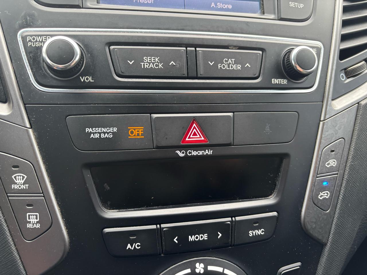 2017 Hyundai Santa Fe Sport Premium, All Wheel Drive, Back-Up-Camera, Keyless - Photo #20