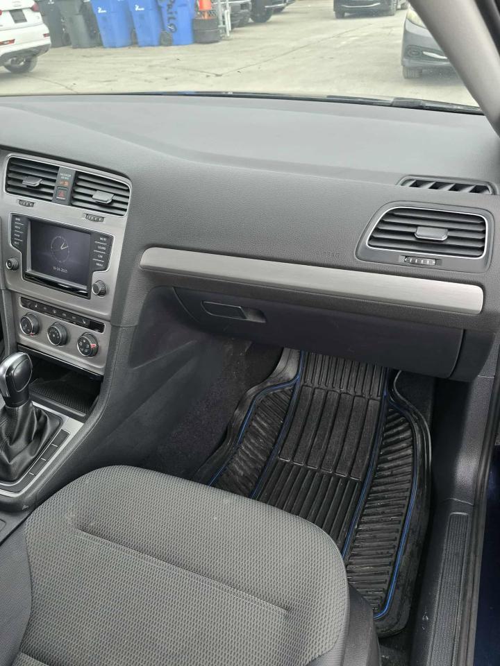 2017 Volkswagen Golf TRENDLINE - Photo #6