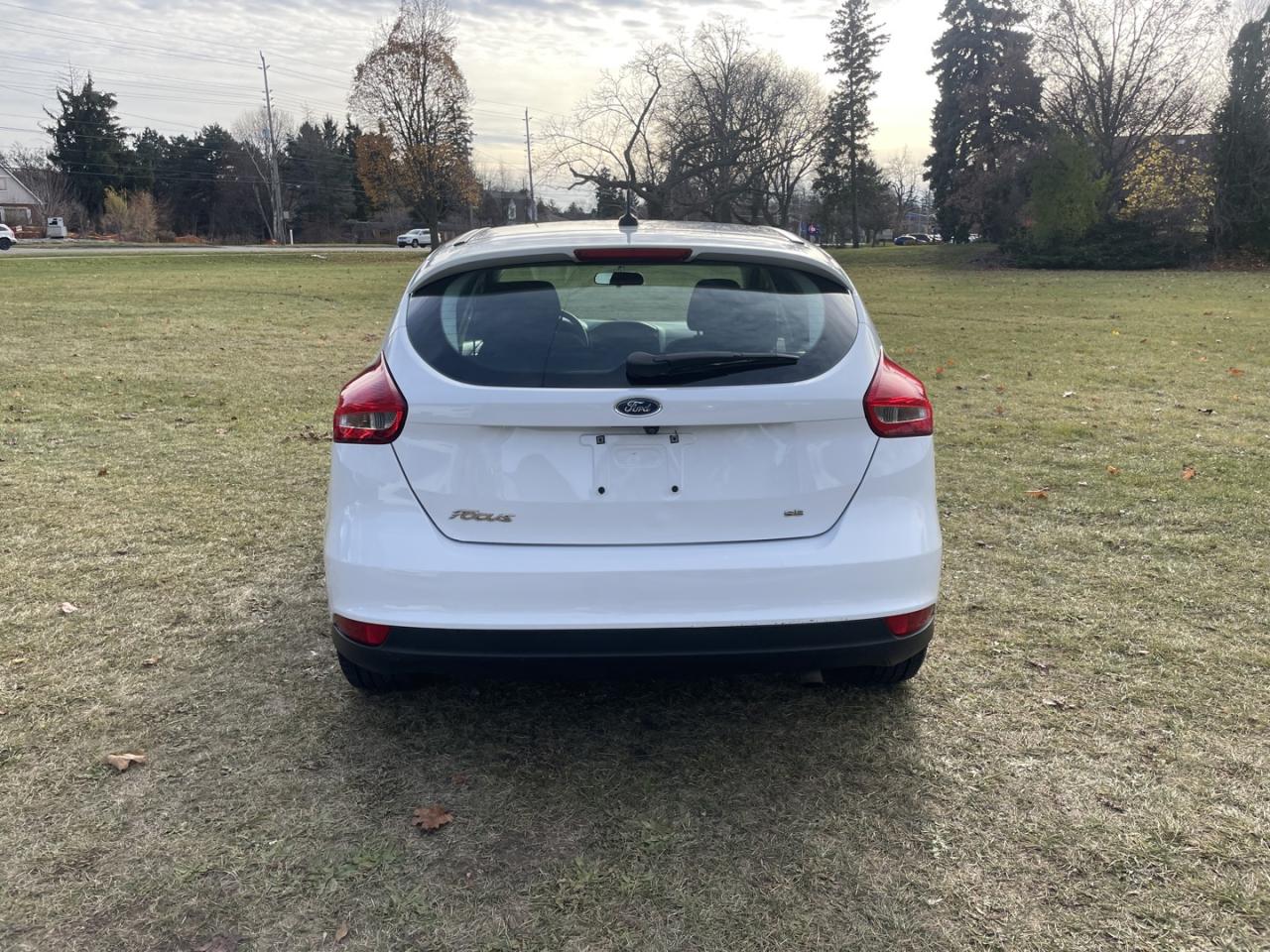 2016 Ford Focus SE Hatch * One Owner / 21 Service records Photo4