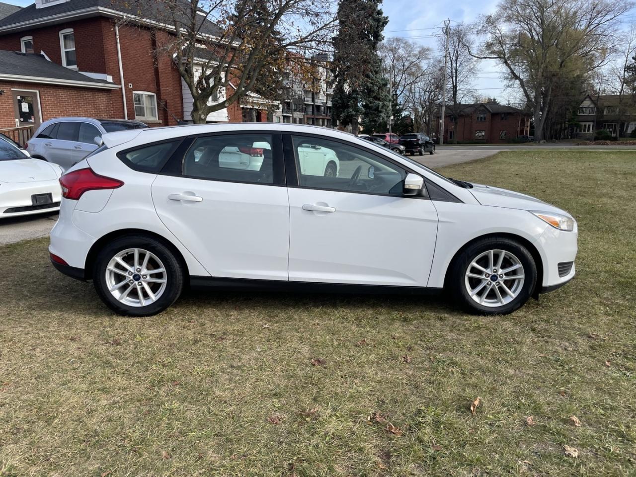 2016 Ford Focus SE Hatch * One Owner / 21 Service records Photo