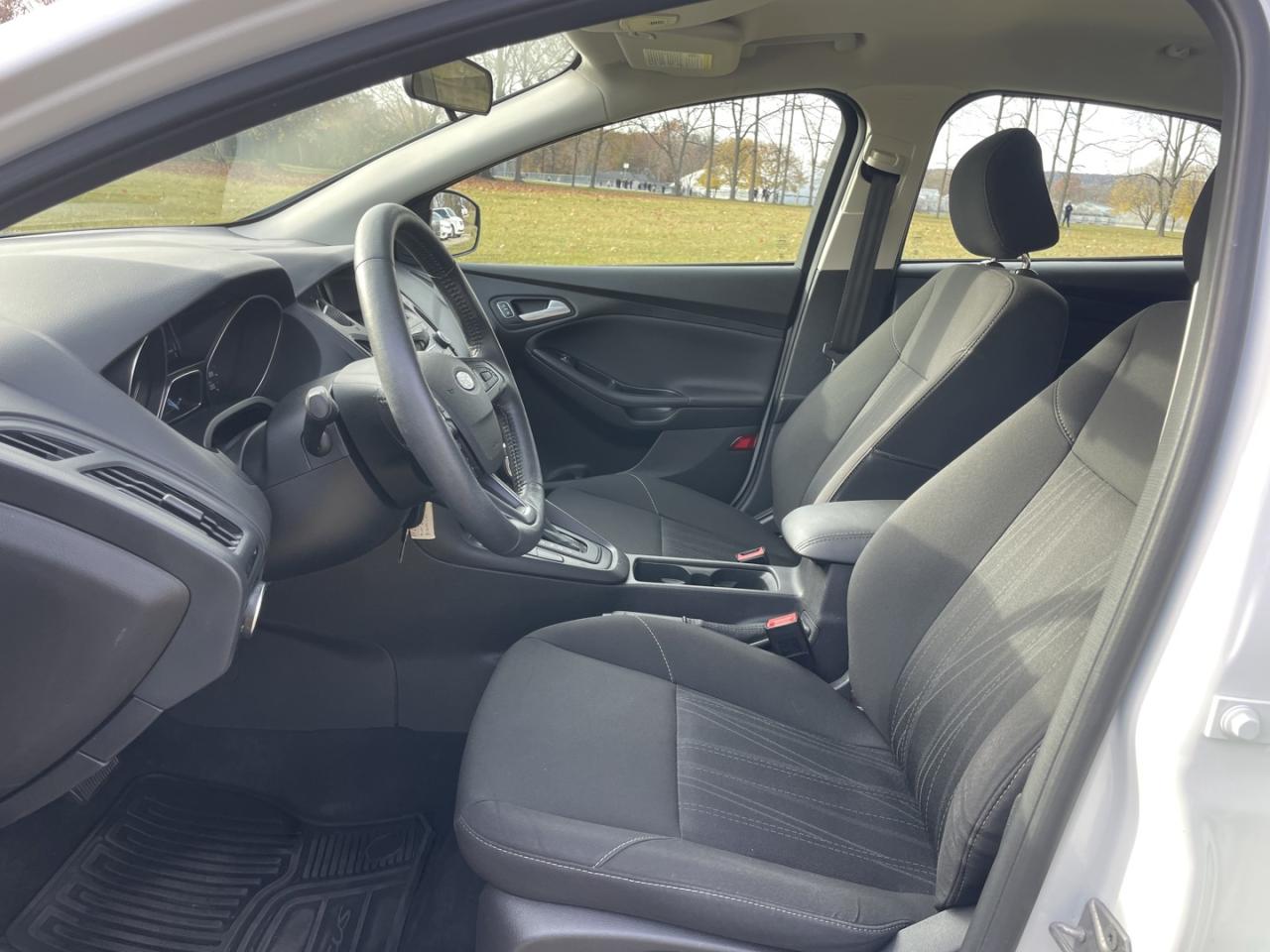 2016 Ford Focus SE Hatch * One Owner / 21 Service records Photo