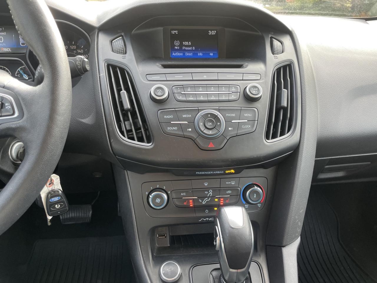 2016 Ford Focus SE Hatch * One Owner / 21 Service records Photo