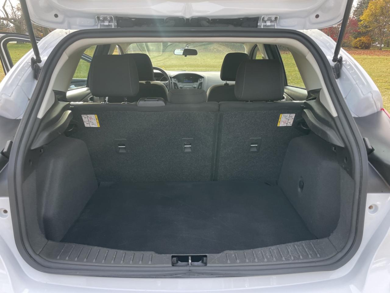 2016 Ford Focus SE Hatch * One Owner / 21 Service records Photo