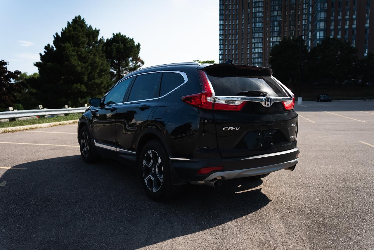 2017 Honda CR-V Touring AWD - Photo #6