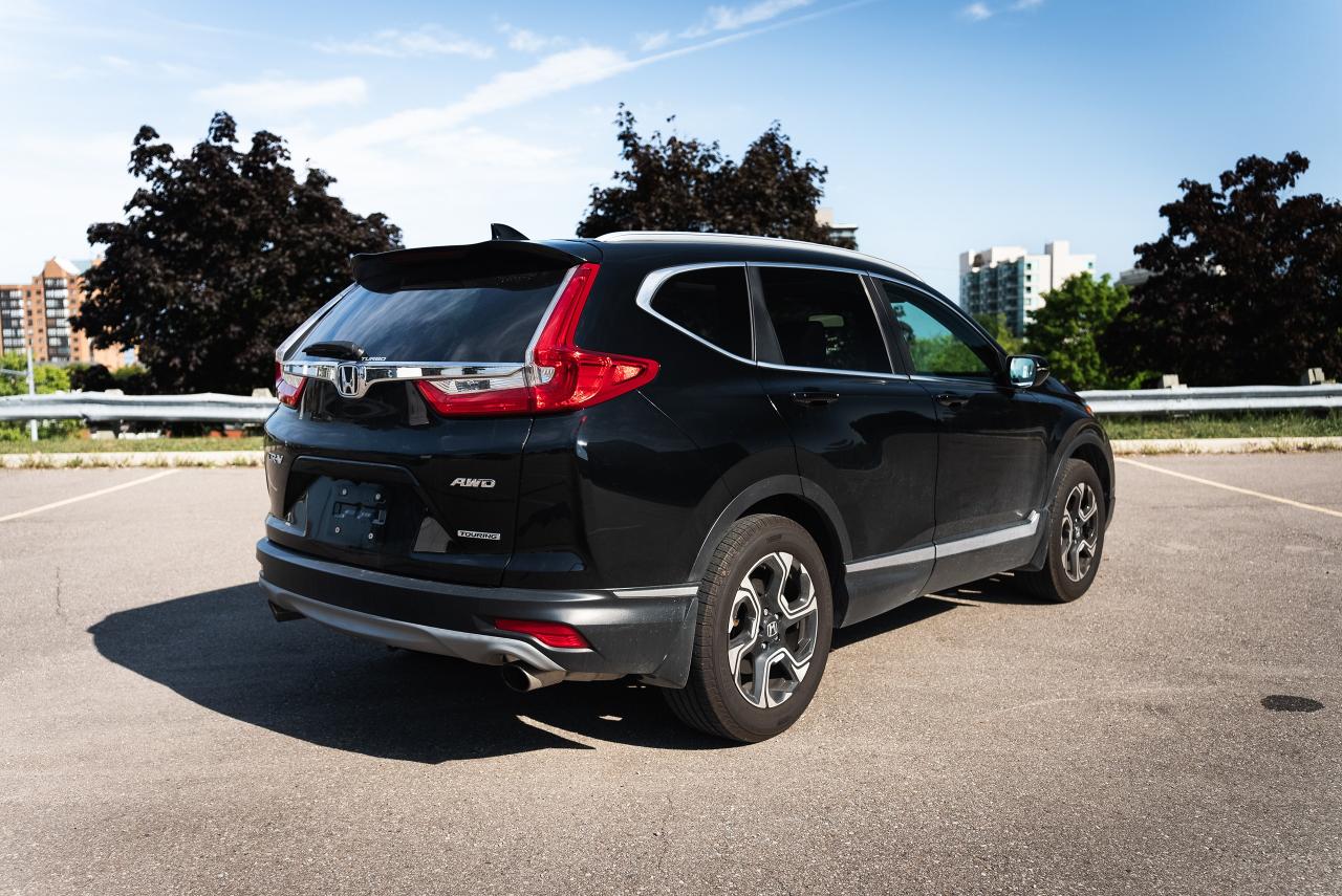 2017 Honda CR-V Touring AWD - Photo #4