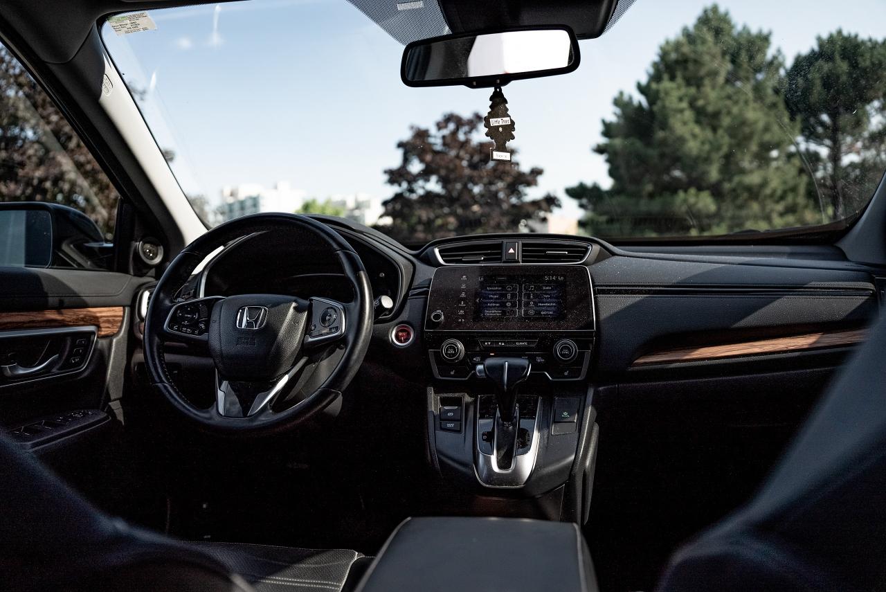 2017 Honda CR-V Touring AWD - Photo #10