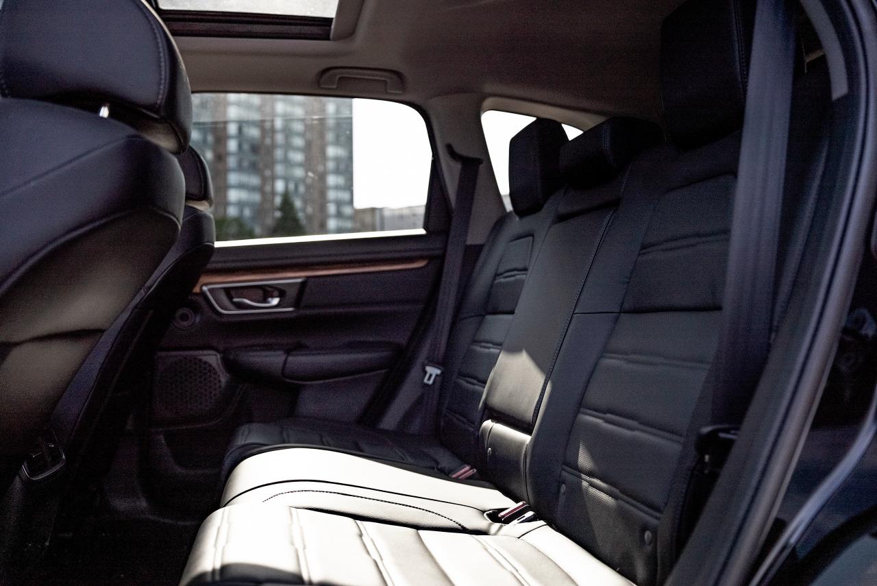 2017 Honda CR-V Touring AWD - Photo #9