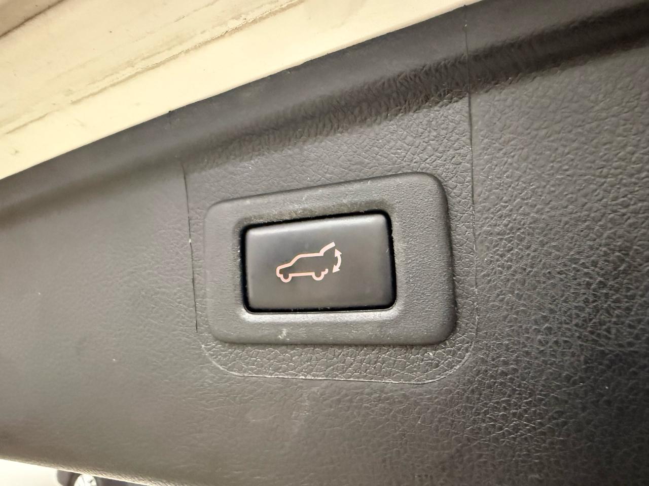 2018 Subaru Outback LIMITED - Photo #21