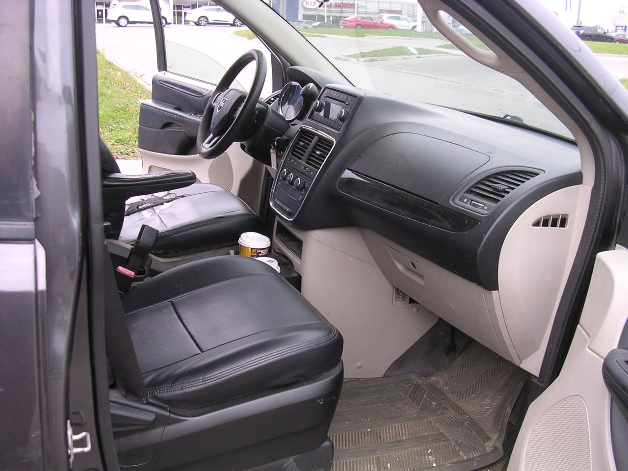 2016 Dodge Grand Caravan CANADA VALUE PACKAGE - Photo #9