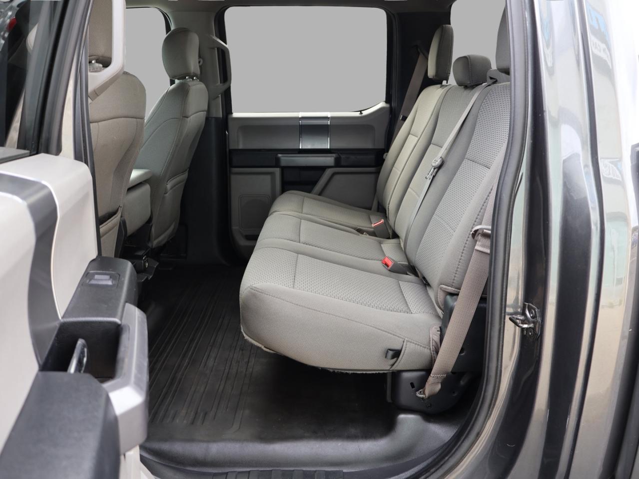 2019 Ford F-150 XTR CREW 4WD CERTIFIED *ACCIDENT FREE*FORD MAINTAIN* CAMERA BLUETOOTH CRUISE ALLOYS - Photo #16