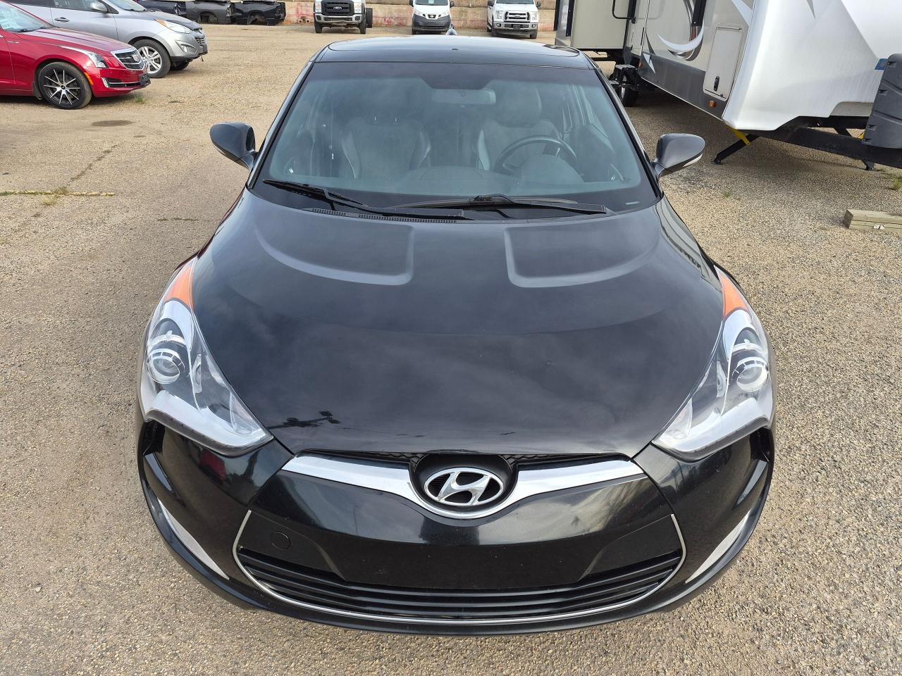 2016 Hyundai Veloster Tech, Leather, Sunroof, Remote, Nav, BU Cam, Htd S - Photo #2