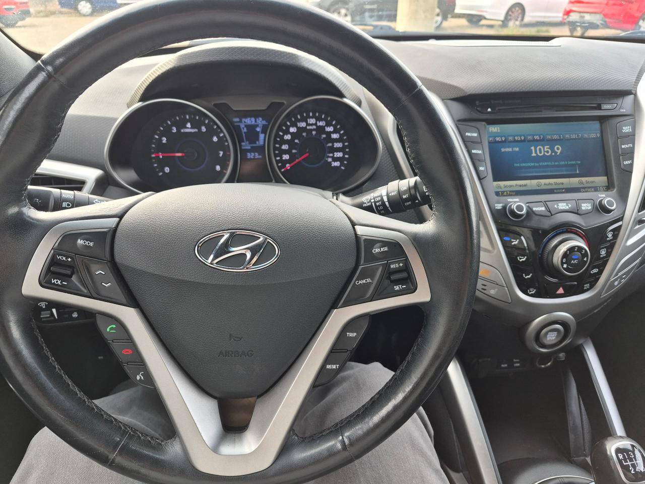 2016 Hyundai Veloster Tech, Leather, Sunroof, Remote, Nav, BU Cam, Htd S - Photo #11