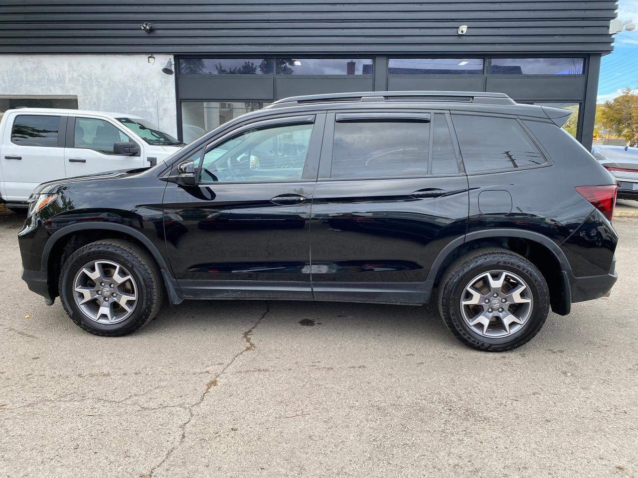 2022 Honda Passport TRAILSPORT - Photo #2