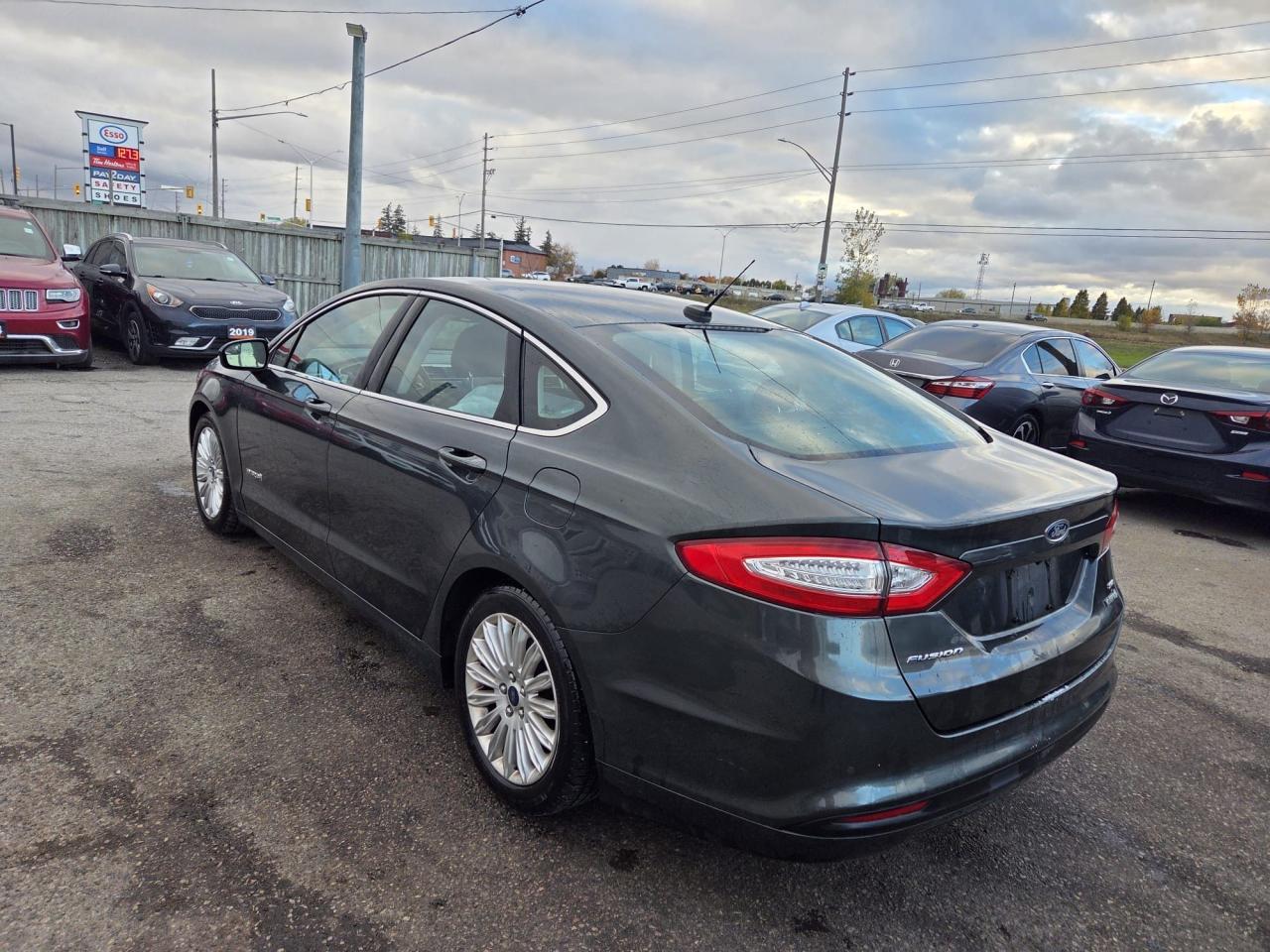 2015 Ford Fusion SE Hybrid, ONE OWNER, NO ACCIDENT, WELL MAINTAINED Photo2