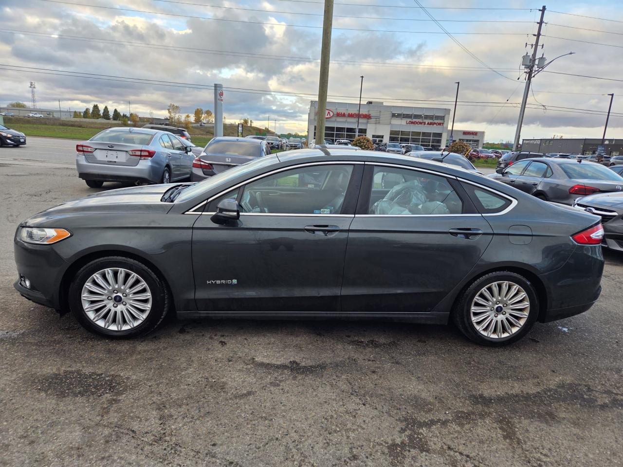 2015 Ford Fusion SE HYBRID, LEATHER, LOADED, ONLY 168KMS, CERT - Photo #2