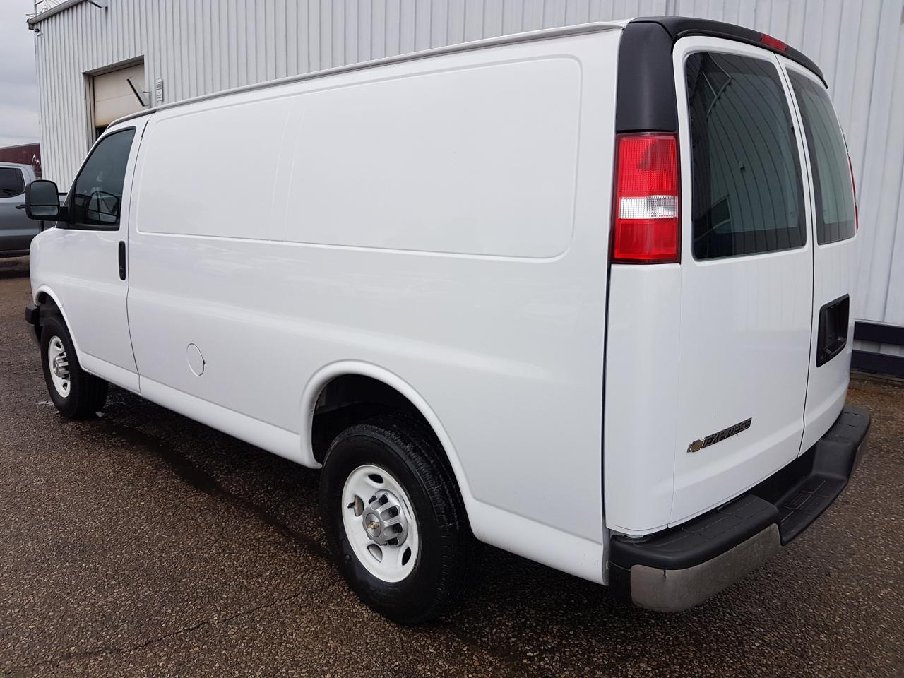 2023 Chevrolet Express  Photo3