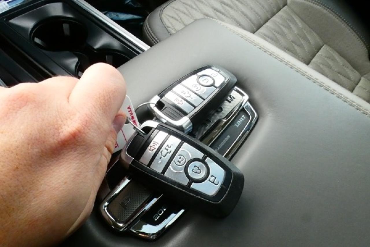 2024 Ford F-150 Platinum w/H&C L, pano S/R, NAV, BUC, PRB, HUD - Photo #25