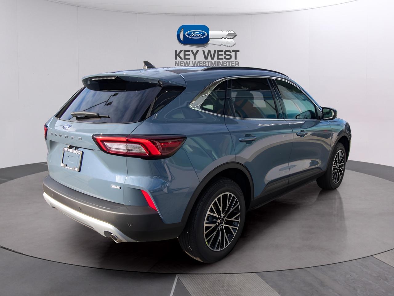 2026 Ford Escape PHEV FWD Hybrid Photo3